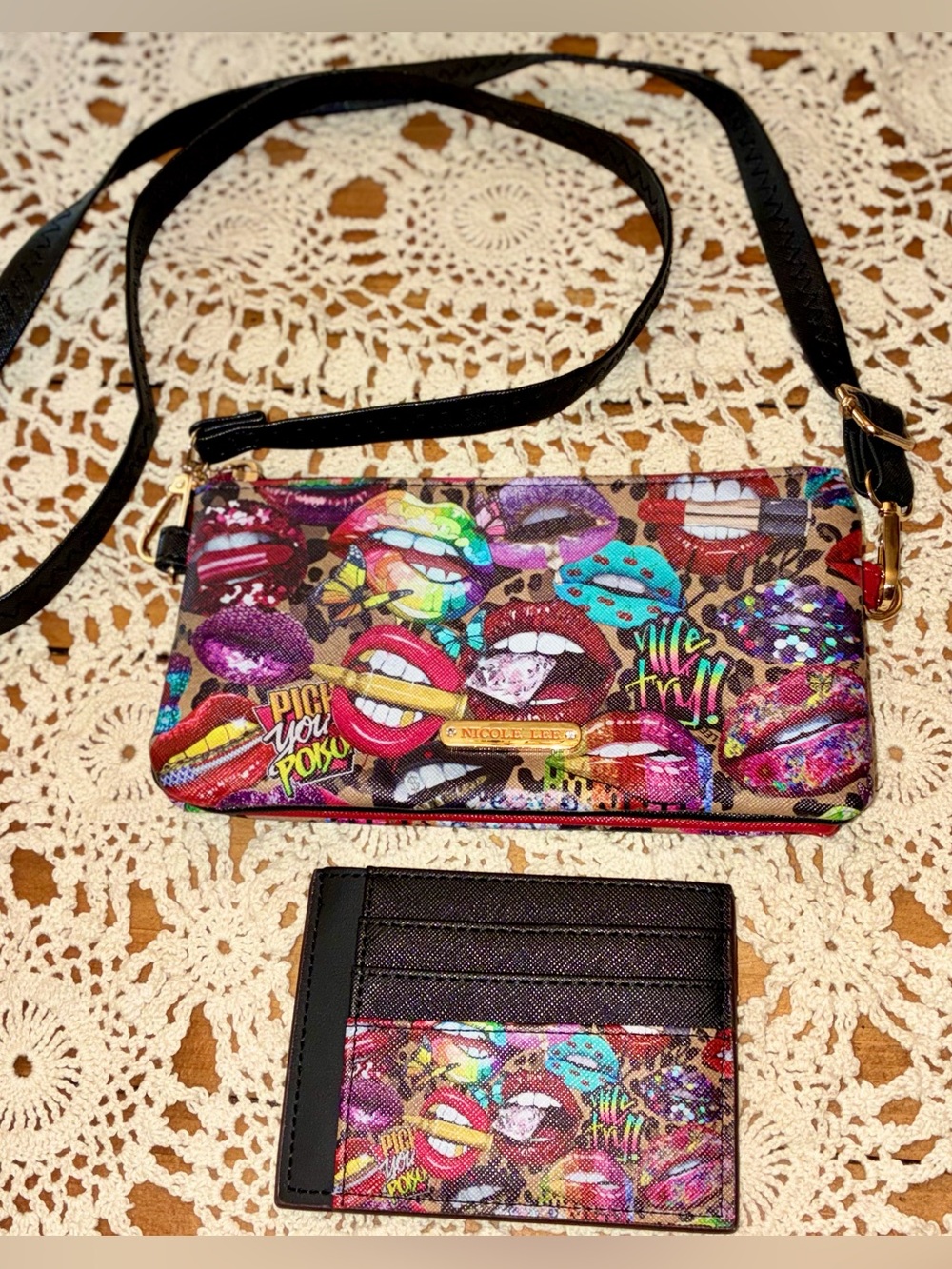 NWOT Nicole Lee Pearl Kiss Crossbody/Sling Bag with Matching Card Holder